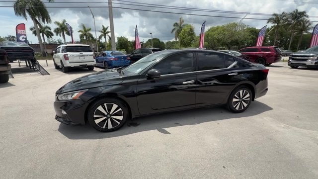 2019 Super Black /Charcoal Nissan Altima (1N4BL4DV2KC) with an 4 2.5 L engine, Variable transmission, located at 27610 S Dixie Hwy, Homestead, FL, 33032, (305) 749-2348, 25.510241, -80.438301 - KBB.com 10 Best Sedans Under $30,000. Scores 39 Highway MPG and 28 City MPG! This Nissan Altima boasts a Regular Unleaded I-4 2.5 L/152 engine powering this Variable transmission. SUPER BLACK, CHARCOAL, CLOTH SEAT TRIM, [L94] FLOOR MATS/TRUNK MAT/HIDEAWAY NETS -inc: dual trunk hooks.* This Nissan Al- Photo#1