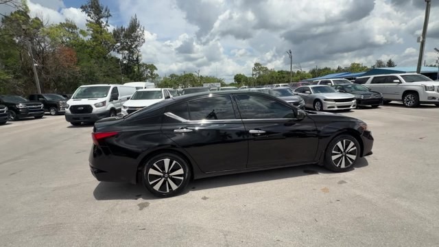 2019 Super Black /Charcoal Nissan Altima (1N4BL4DV2KC) with an 4 2.5 L engine, Variable transmission, located at 27610 S Dixie Hwy, Homestead, FL, 33032, (305) 749-2348, 25.510241, -80.438301 - KBB.com 10 Best Sedans Under $30,000. Scores 39 Highway MPG and 28 City MPG! This Nissan Altima boasts a Regular Unleaded I-4 2.5 L/152 engine powering this Variable transmission. SUPER BLACK, CHARCOAL, CLOTH SEAT TRIM, [L94] FLOOR MATS/TRUNK MAT/HIDEAWAY NETS -inc: dual trunk hooks.* This Nissan Al- Photo#5