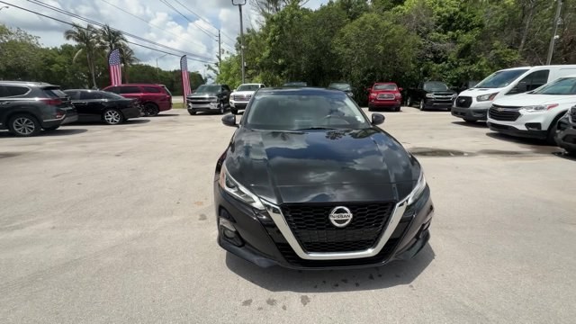 2019 Super Black /Charcoal Nissan Altima (1N4BL4DV2KC) with an 4 2.5 L engine, Variable transmission, located at 27610 S Dixie Hwy, Homestead, FL, 33032, (305) 749-2348, 25.510241, -80.438301 - KBB.com 10 Best Sedans Under $30,000. Scores 39 Highway MPG and 28 City MPG! This Nissan Altima boasts a Regular Unleaded I-4 2.5 L/152 engine powering this Variable transmission. SUPER BLACK, CHARCOAL, CLOTH SEAT TRIM, [L94] FLOOR MATS/TRUNK MAT/HIDEAWAY NETS -inc: dual trunk hooks.* This Nissan Al- Photo#7