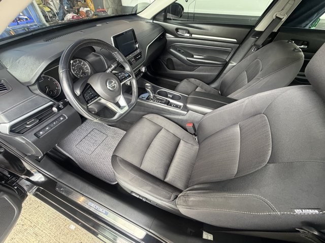 2019 Super Black /Charcoal Nissan Altima (1N4BL4DV2KC) with an 4 2.5 L engine, Variable transmission, located at 27610 S Dixie Hwy, Homestead, FL, 33032, (305) 749-2348, 25.510241, -80.438301 - KBB.com 10 Best Sedans Under $30,000. Scores 39 Highway MPG and 28 City MPG! This Nissan Altima boasts a Regular Unleaded I-4 2.5 L/152 engine powering this Variable transmission. SUPER BLACK, CHARCOAL, CLOTH SEAT TRIM, [L94] FLOOR MATS/TRUNK MAT/HIDEAWAY NETS -inc: dual trunk hooks.* This Nissan Al- Photo#10