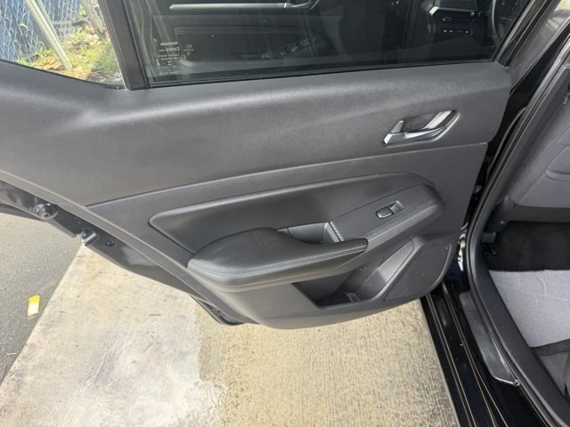 2019 Super Black /Charcoal Nissan Altima (1N4BL4DV2KC) with an 4 2.5 L engine, Variable transmission, located at 27610 S Dixie Hwy, Homestead, FL, 33032, (305) 749-2348, 25.510241, -80.438301 - KBB.com 10 Best Sedans Under $30,000. Scores 39 Highway MPG and 28 City MPG! This Nissan Altima boasts a Regular Unleaded I-4 2.5 L/152 engine powering this Variable transmission. SUPER BLACK, CHARCOAL, CLOTH SEAT TRIM, [L94] FLOOR MATS/TRUNK MAT/HIDEAWAY NETS -inc: dual trunk hooks.* This Nissan Al- Photo#12