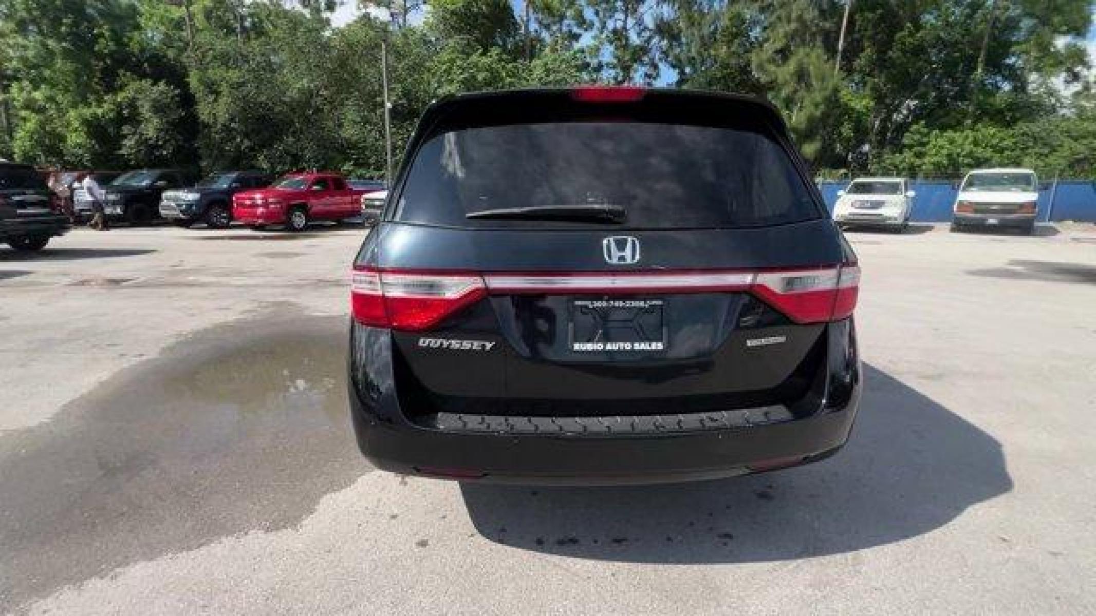 2013 Crystal Black Pearl Honda Odyssey (5FNRL5H97DB) with an 3.5L V6 SOHC i-VTEC 24V engine, Automatic transmission, located at 27610 S Dixie Hwy, Homestead, FL, 33032, (305) 749-2348, 25.510241, -80.438301 - Photo #12