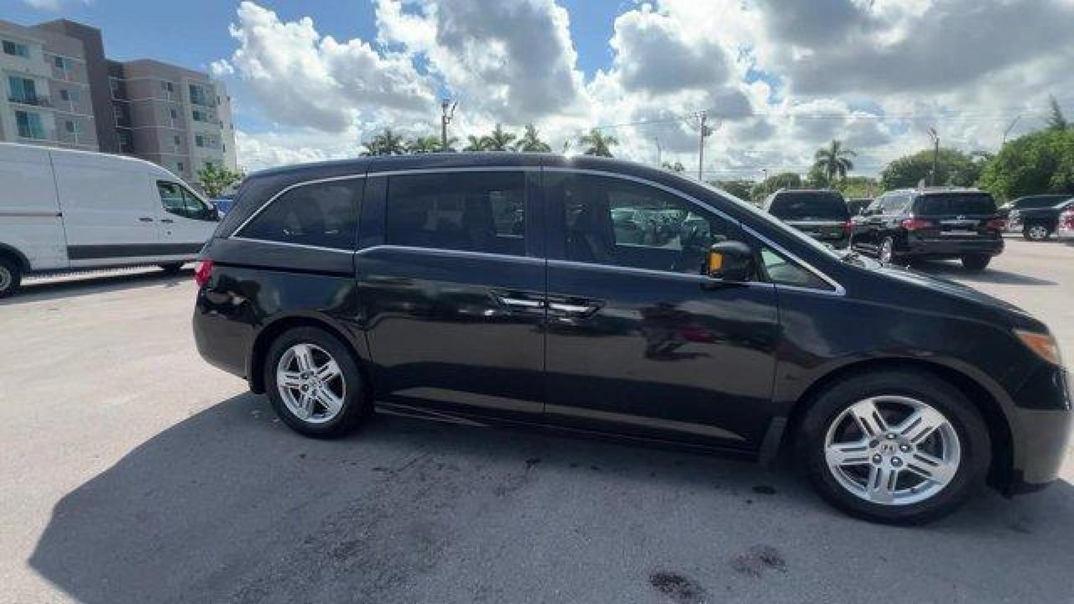 2013 Crystal Black Pearl Honda Odyssey (5FNRL5H97DB) with an 3.5L V6 SOHC i-VTEC 24V engine, Automatic transmission, located at 27610 S Dixie Hwy, Homestead, FL, 33032, (305) 749-2348, 25.510241, -80.438301 - Photo #14