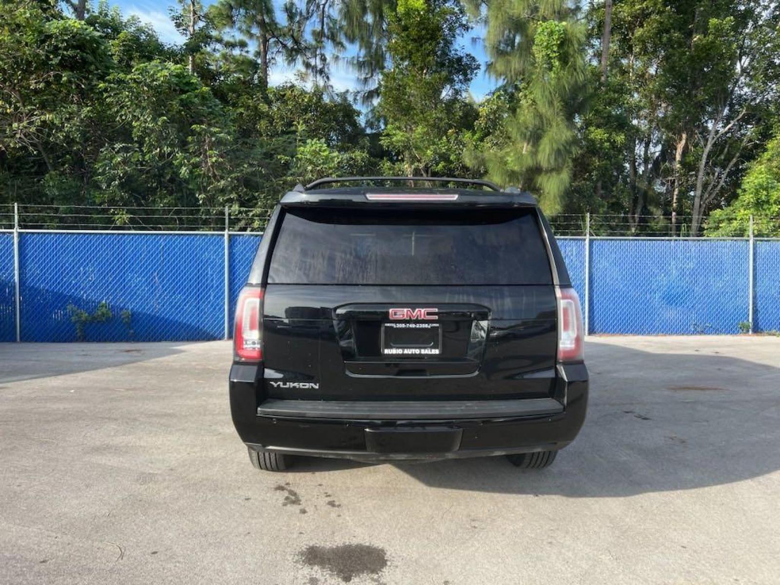 2016 Onyx Black /Jet Black GMC Yukon SLT (1GKS1BKC1GR) with an EcoTec3 5.3L V8 engine, Automatic transmission, located at 27610 S Dixie Hwy, Homestead, FL, 33032, (305) 749-2348, 25.510241, -80.438301 - Photo #3