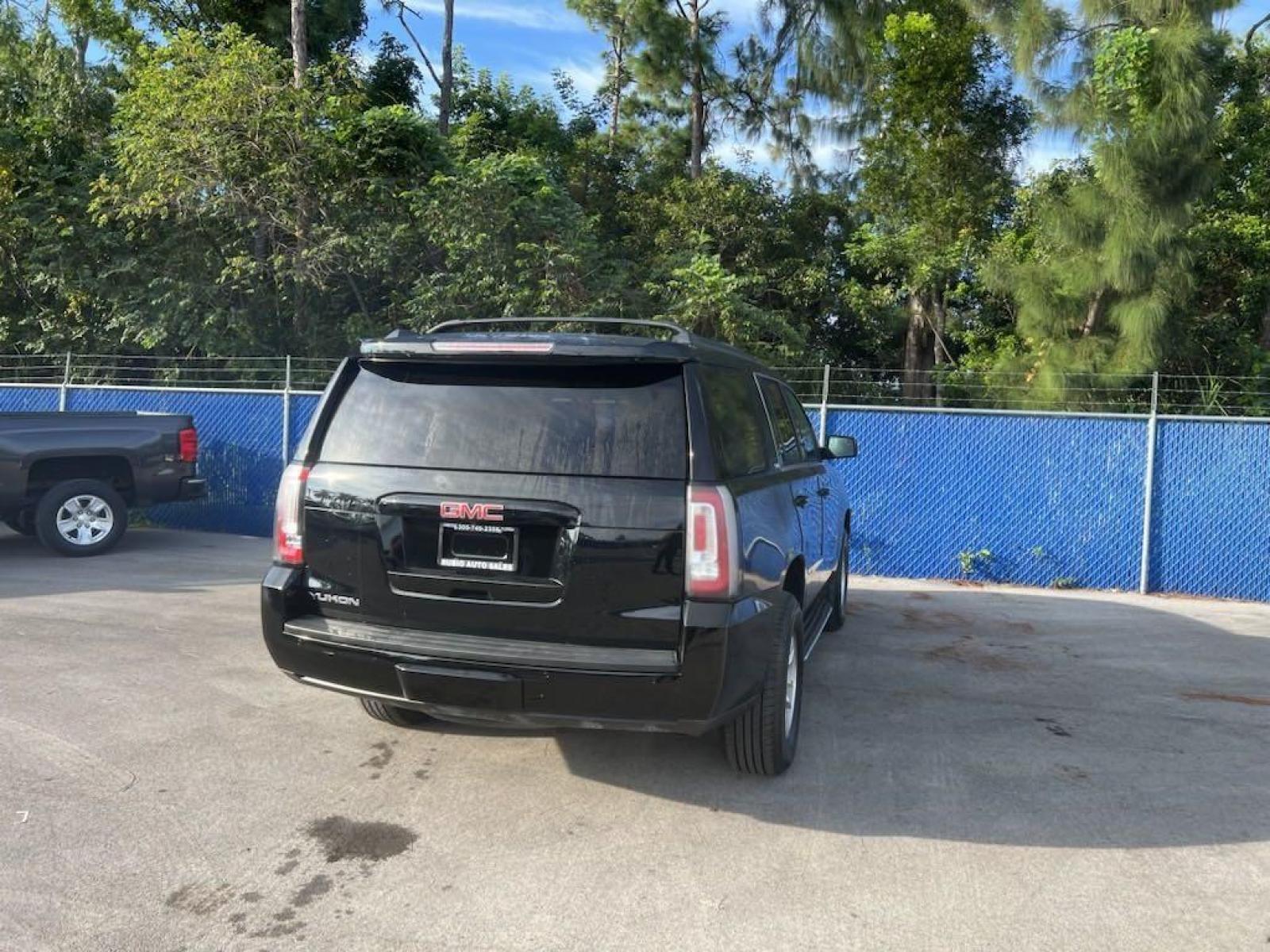2016 Onyx Black /Jet Black GMC Yukon SLT (1GKS1BKC1GR) with an EcoTec3 5.3L V8 engine, Automatic transmission, located at 27610 S Dixie Hwy, Homestead, FL, 33032, (305) 749-2348, 25.510241, -80.438301 - Photo #5