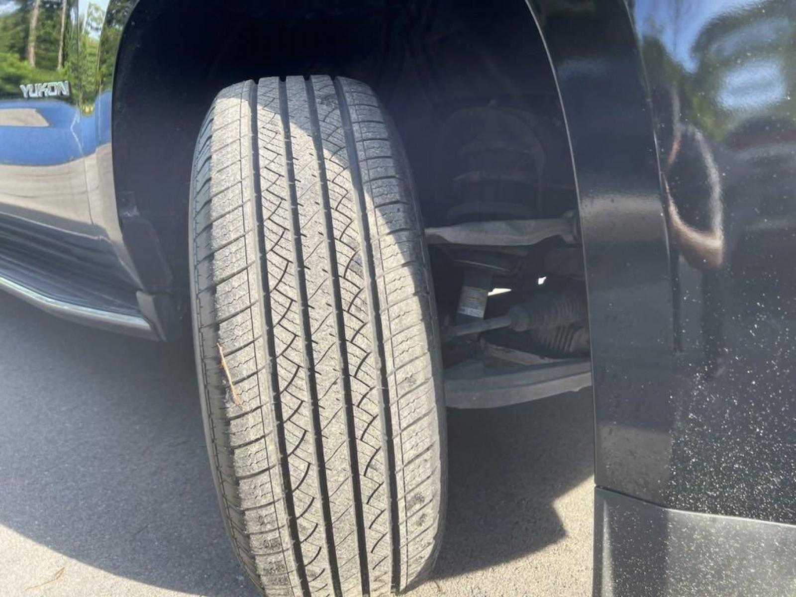 2016 Onyx Black /Jet Black GMC Yukon SLT (1GKS1BKC1GR) with an EcoTec3 5.3L V8 engine, Automatic transmission, located at 27610 S Dixie Hwy, Homestead, FL, 33032, (305) 749-2348, 25.510241, -80.438301 - Photo #7