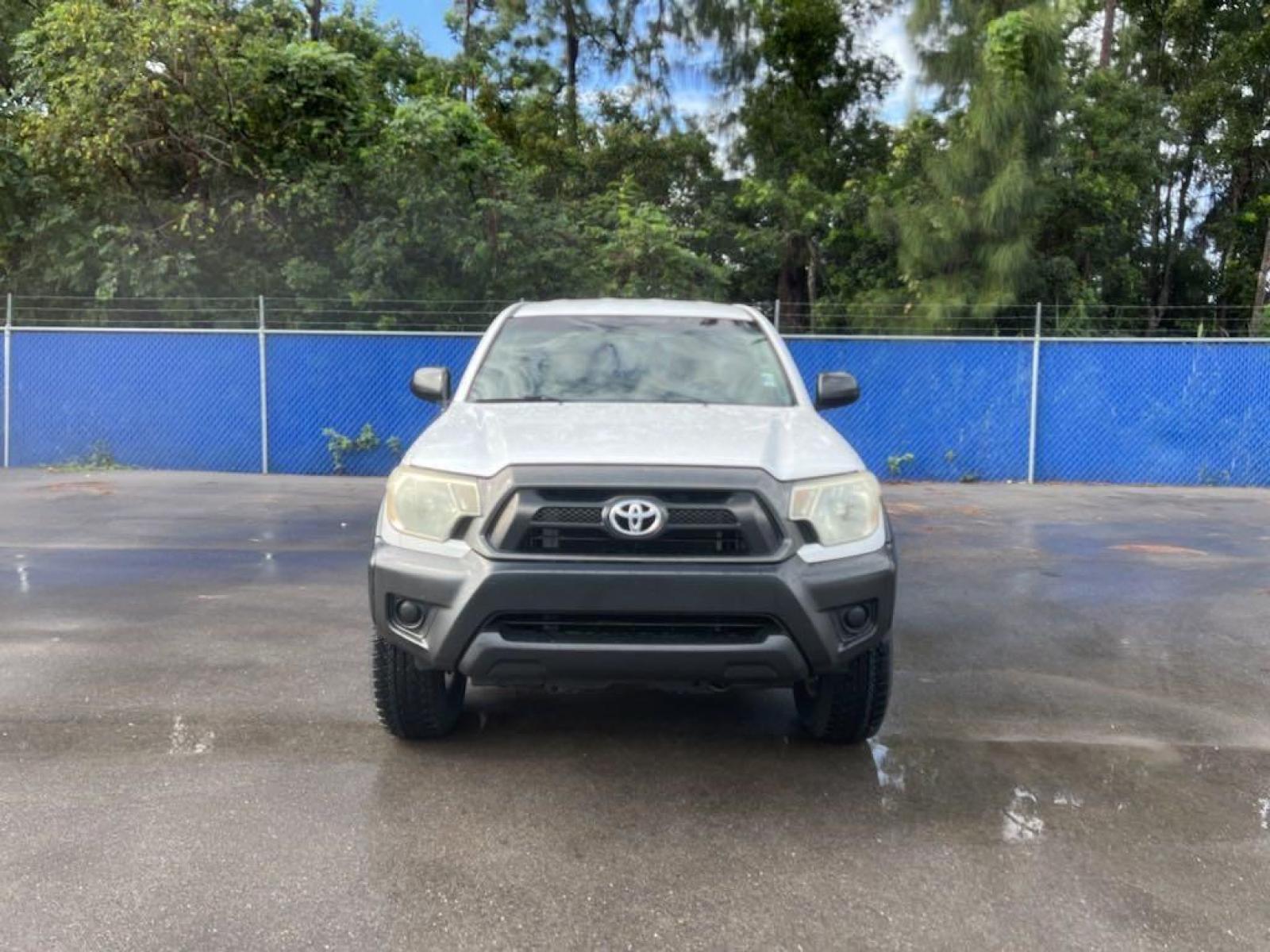 2014 Super White /Graphite Toyota Tacoma PreRunner (5TFTX4GN0EX) with an 2.7L I4 DOHC 16V engine, Automatic transmission, located at 27610 S Dixie Hwy, Homestead, FL, 33032, (305) 749-2348, 25.510241, -80.438301 - Photo #2