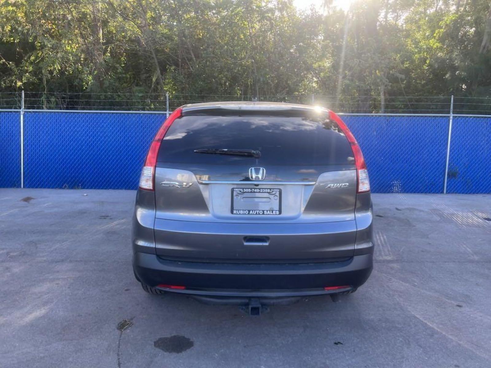 2012 Gray /Gray Honda CR-V EX (JHLRM4H50CC) with an 2.4L I4 DOHC 16V i-VTEC engine, Automatic transmission, located at 27610 S Dixie Hwy, Homestead, FL, 33032, (305) 749-2348, 25.510241, -80.438301 - Photo #3