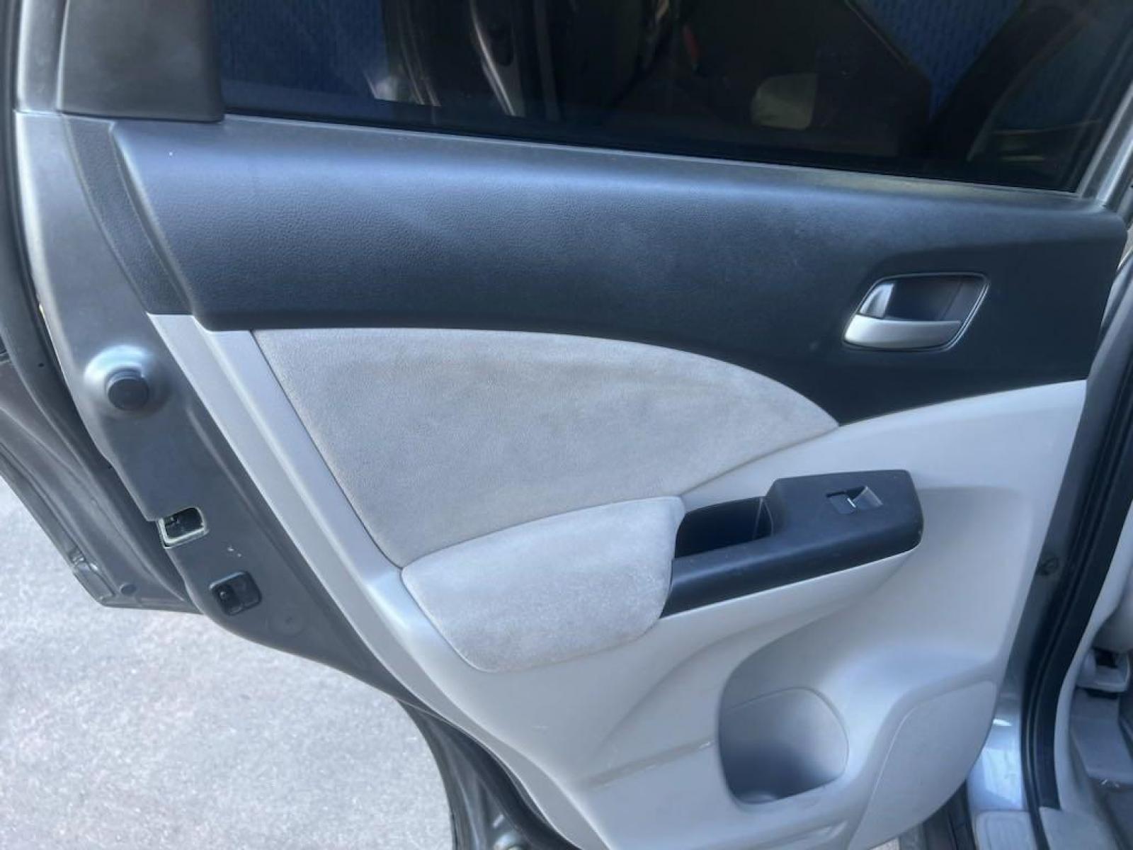 2012 Gray /Gray Honda CR-V EX (JHLRM4H50CC) with an 2.4L I4 DOHC 16V i-VTEC engine, Automatic transmission, located at 27610 S Dixie Hwy, Homestead, FL, 33032, (305) 749-2348, 25.510241, -80.438301 - Photo #9