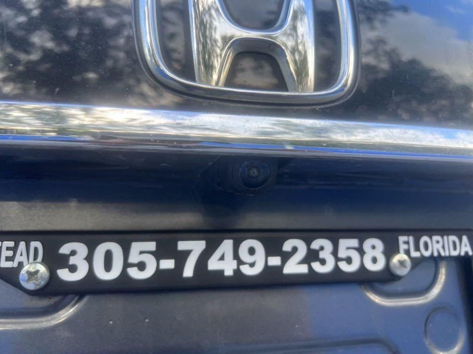 2012 Gray /Gray Honda CR-V EX (JHLRM4H50CC) with an 2.4L I4 DOHC 16V i-VTEC engine, Automatic transmission, located at 27610 S Dixie Hwy, Homestead, FL, 33032, (305) 749-2348, 25.510241, -80.438301 - Photo #15