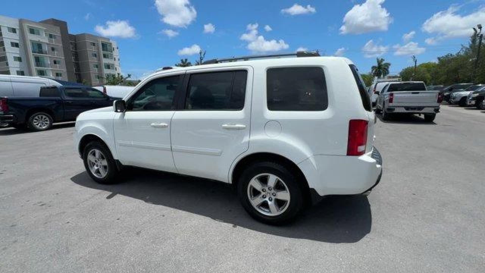 2011 White Honda Pilot EX-L (5FNYF3H56BB) with an 6 3.5L engine, Automatic transmission, located at 27610 S Dixie Hwy, Homestead, FL, 33032, (305) 749-2348, 25.510241, -80.438301 - KBB.com 10 Best Used Family Cars Under $15,000. Only 139,009 Miles! Boasts 23 Highway MPG and 17 City MPG! This Honda Pilot delivers a Gas V6 3.5L/212 engine powering this Automatic transmission. XM satellite radio (subscription required), Warning lights -inc: low-fuel, low-oil pressure, door/tailga - Photo#2