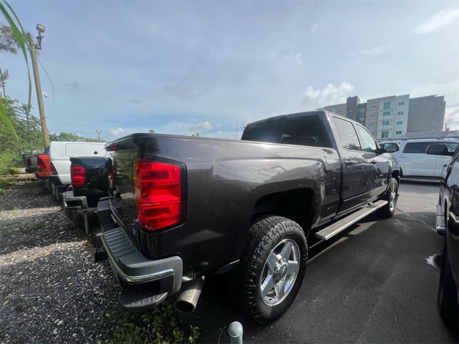 2015 Tungsten Metallic /Black Chevrolet Silverado 2500HD LT (1GC1CVEG1FF) with an Vortec 6.0L V8 SFI Flex Fuel VVT engine, Automatic transmission, located at 27610 S Dixie Hwy, Homestead, FL, 33032, (305) 749-2348, 25.510241, -80.438301 - Photo #4