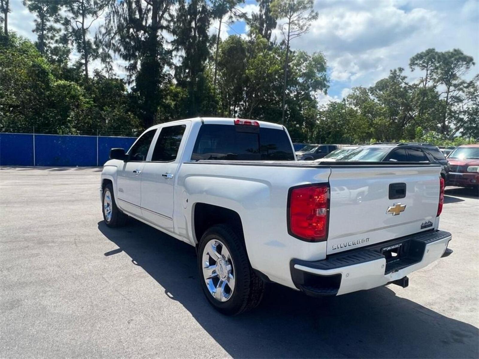 2015 White Diamond Tricoat /Saddle Chevrolet Silverado 1500 High Country (3GCPCTEC7FG) with an EcoTec3 5.3L V8 engine, Automatic transmission, located at 27610 S Dixie Hwy, Homestead, FL, 33032, (305) 749-2348, 25.510241, -80.438301 - Photo #3