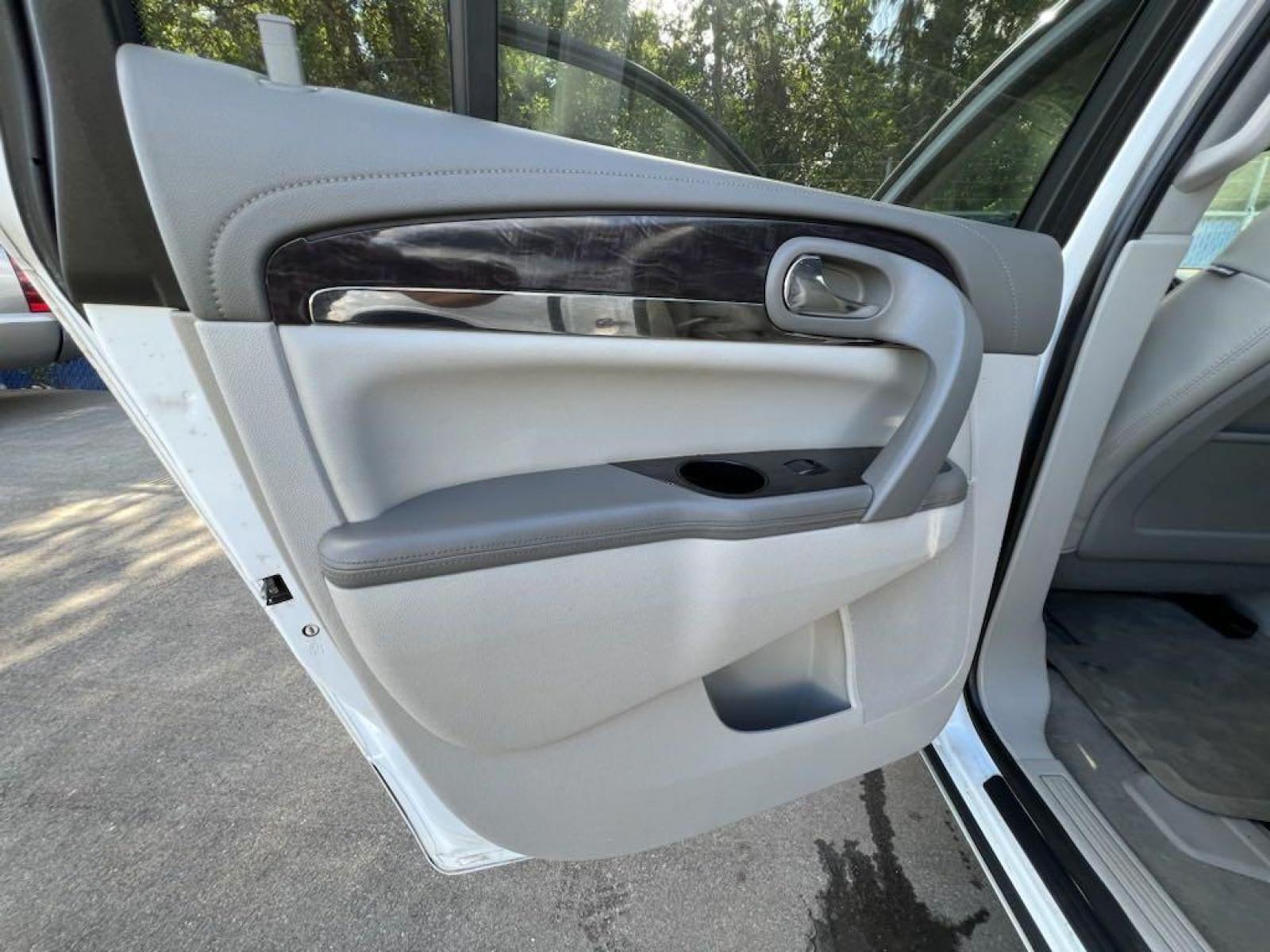 2016 Summit White /Light Titanium Buick Enclave Leather Group (5GAKRBKD9GJ) with an 3.6L V6 SIDI VVT engine, Automatic transmission, located at 27610 S Dixie Hwy, Homestead, FL, 33032, (305) 749-2348, 25.510241, -80.438301 - Photo #10