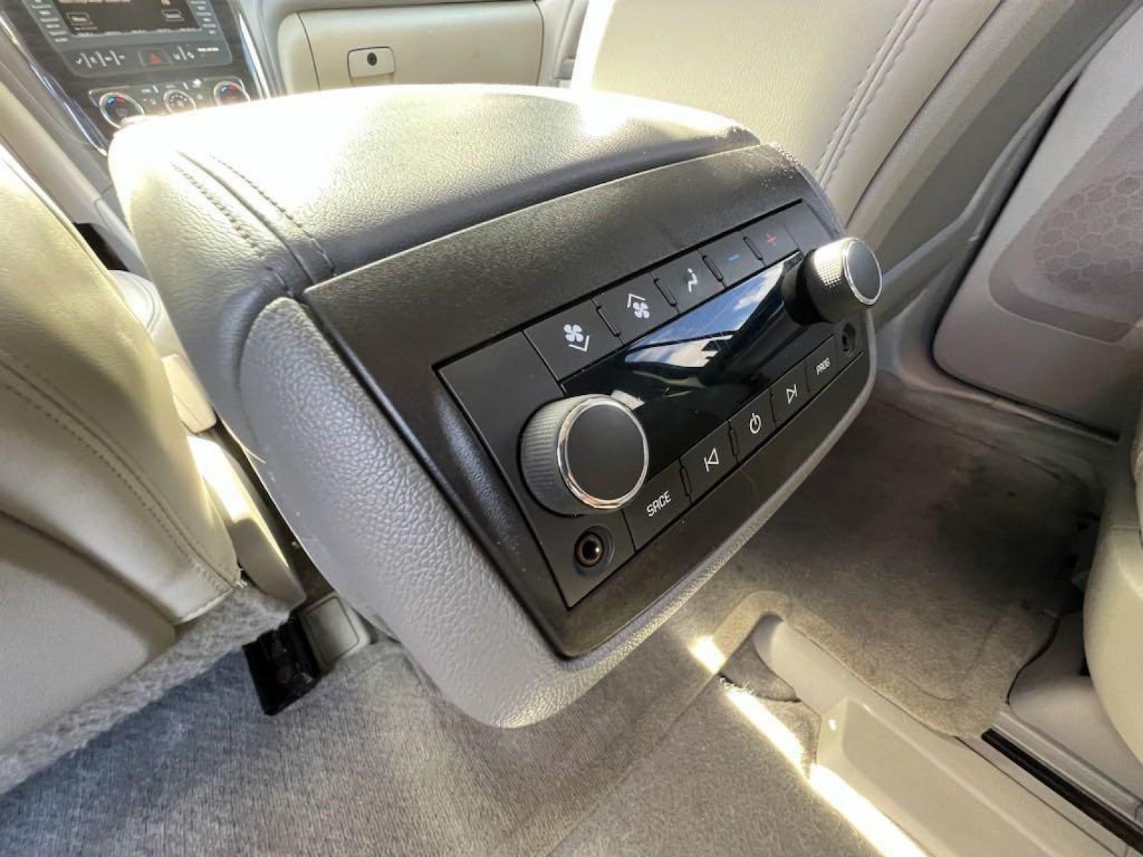 2016 Summit White /Light Titanium Buick Enclave Leather Group (5GAKRBKD9GJ) with an 3.6L V6 SIDI VVT engine, Automatic transmission, located at 27610 S Dixie Hwy, Homestead, FL, 33032, (305) 749-2348, 25.510241, -80.438301 - Photo #15