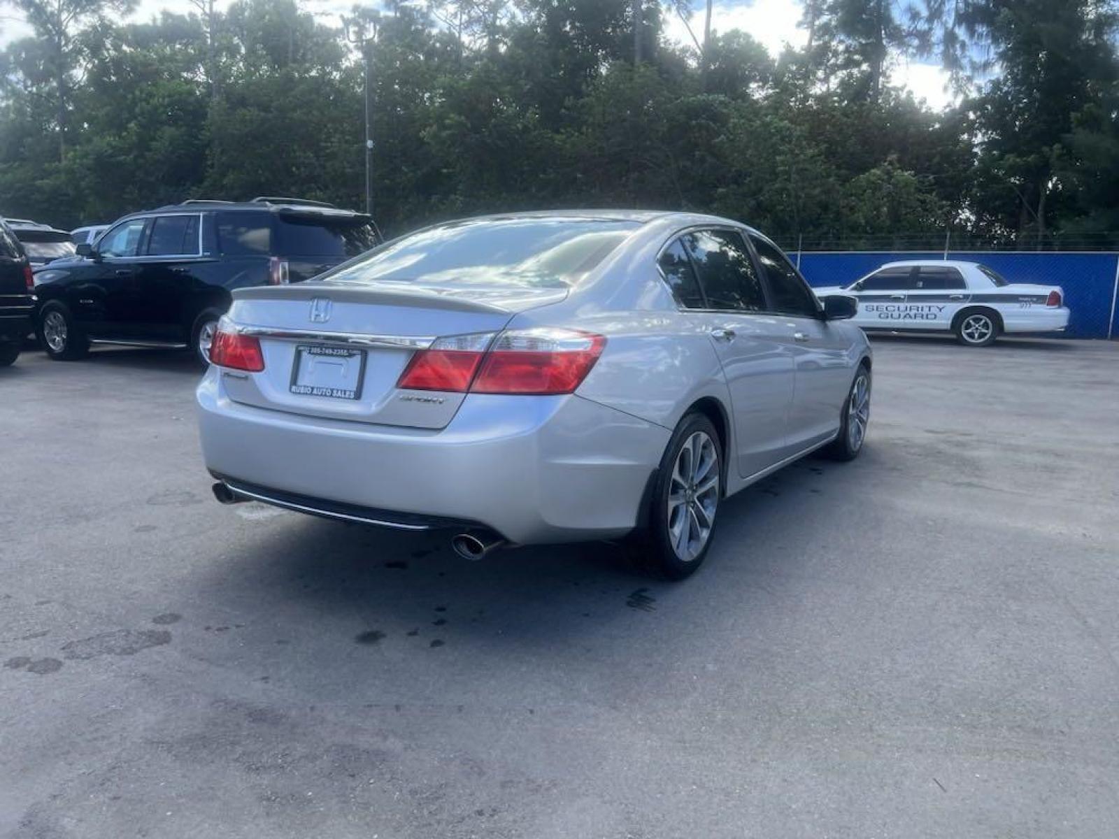 2014 Alabaster Silver Metallic /Black Honda Accord Sport (1HGCR2F5XEA) with an 2.4L I4 DOHC i-VTEC 16V engine, CVT transmission, located at 27610 S Dixie Hwy, Homestead, FL, 33032, (305) 749-2348, 25.510241, -80.438301 - Photo #4