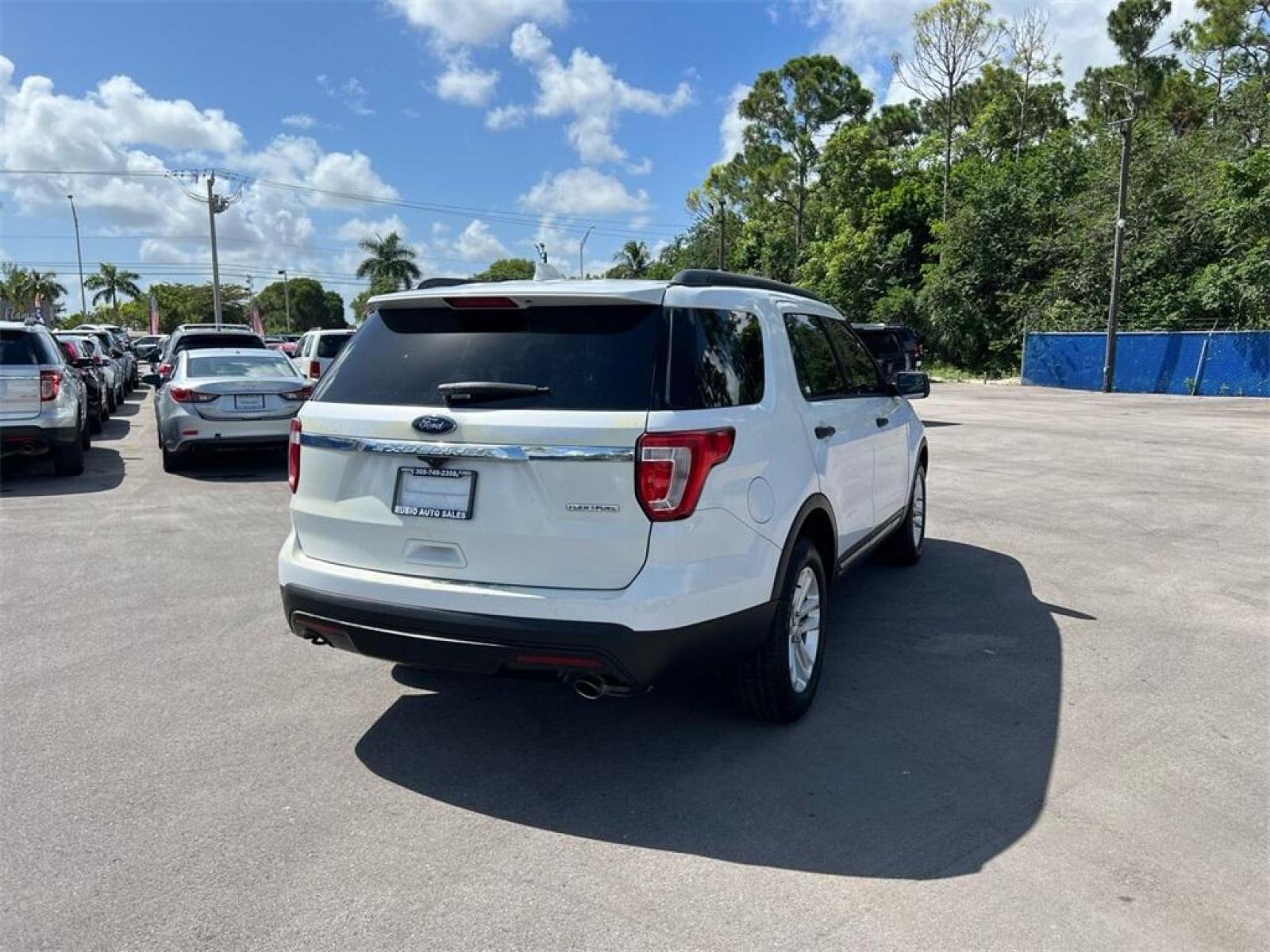 2016 Oxford White Ford Explorer Base (1FM5K7B87GG) with an 3.5L 6-Cylinder SMPI DOHC engine, Automatic transmission, located at 27610 S Dixie Hwy, Homestead, FL, 33032, (305) 749-2348, 25.510241, -80.438301 - Photo #1