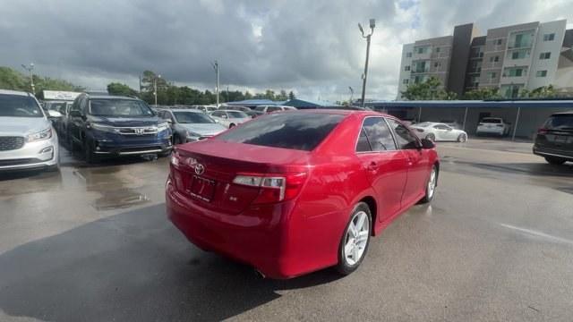 2013 Red Toyota Camry (4T1BF1FK4DU) with an 4 2.5L engine, Automatic transmission, located at 27610 S Dixie Hwy, Homestead, FL, 33032, (305) 749-2348, 25.510241, -80.438301 - KBB.com 10 Best New Sedans Under $25,000. Only 119,306 Miles! Boasts 35 Highway MPG and 25 City MPG! This Toyota Camry delivers a Gas I4 2.5L/152 engine powering this Automatic transmission. Whiplash-lessening front seats, Vehicle stability control, Variable assist pwr rack and pinion steering.* T- Photo#4